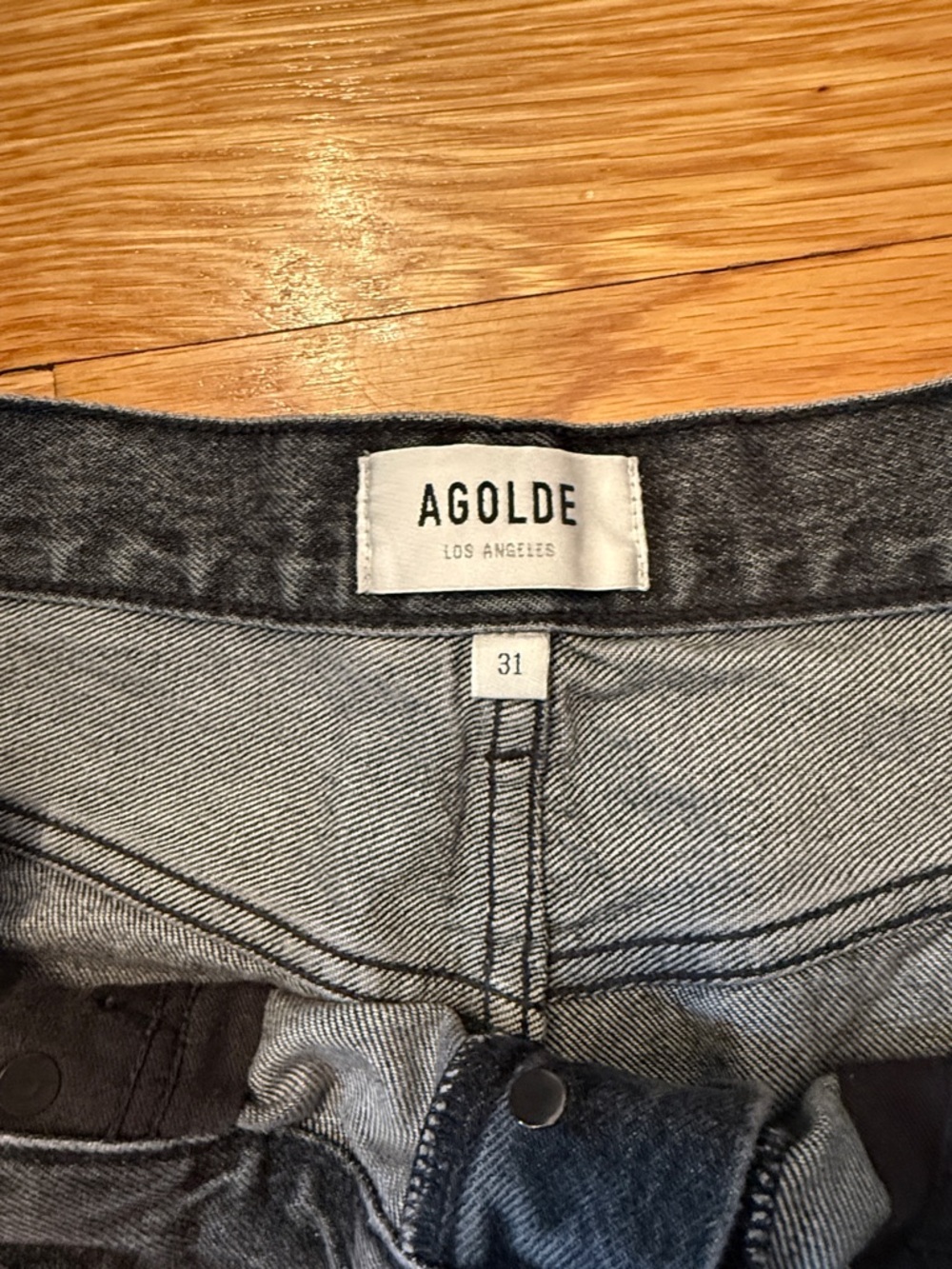 Agolde Washed Black High-Rise Frayed Hem Denim Shorts “Dee” Style sz 31 - Picture 3 of 4